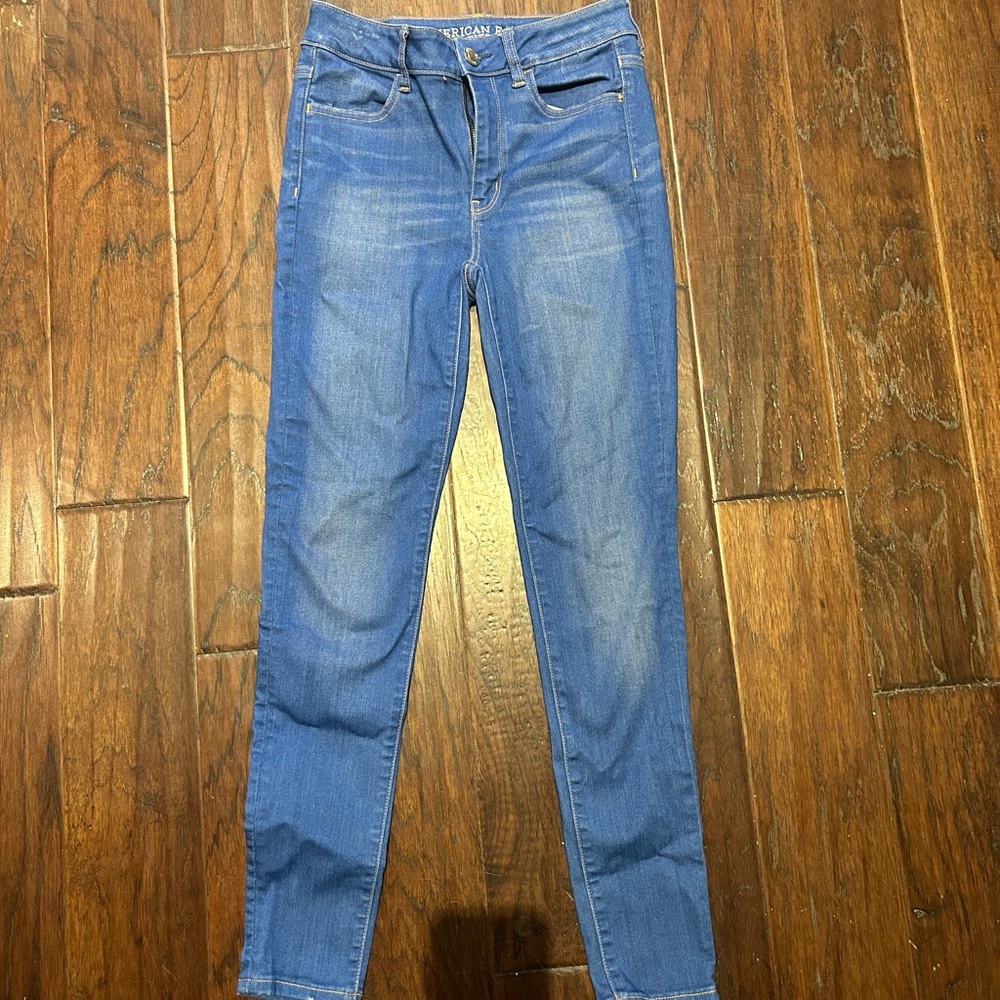 American Eagle Medium Wash Hi-Rise Jegging